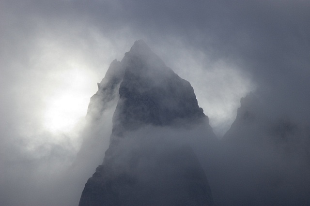 Enshrouded peak