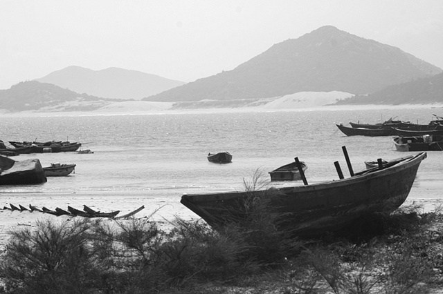 Old boats on the sand - Hainan