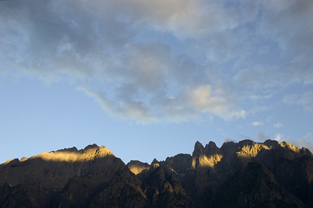 Light up the Peaks - Tiger Leaping Gorge