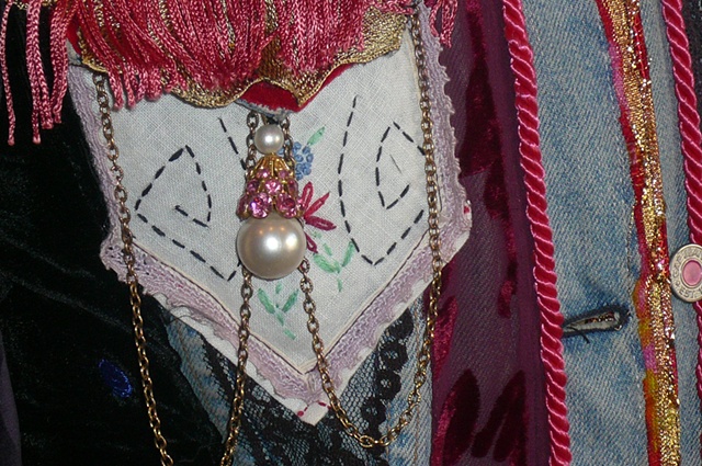 ROSE TATOO - close-up of pocket bling