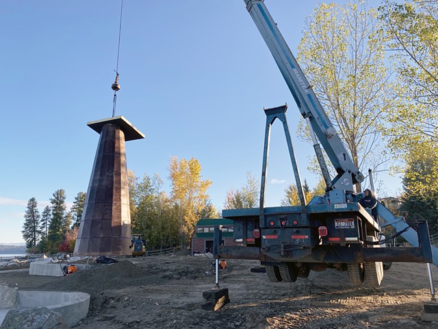 Flying the sculpture into place.