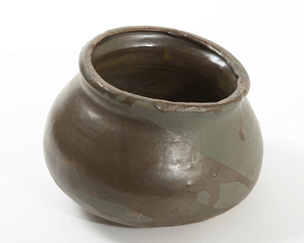Metalic brown bowl