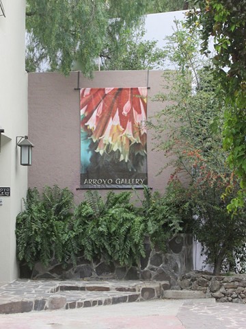 Entrance to the Arroyo Gallery on Rinconada de la Aldea