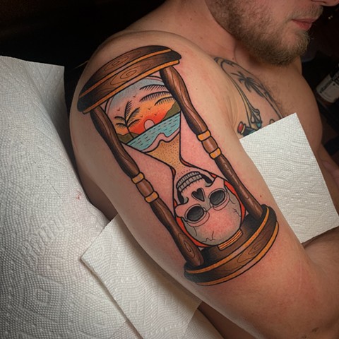 hour glass tattoo by tattoo artist dave wah at stay humble tattoo company in baltimore maryland the best tattoo shop in baltimore maryland