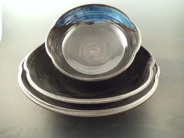 Shallow Nesting Bowl Set in Black with Rutile accents