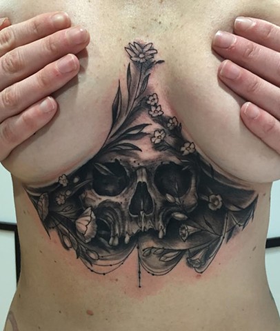 Skull Underboob