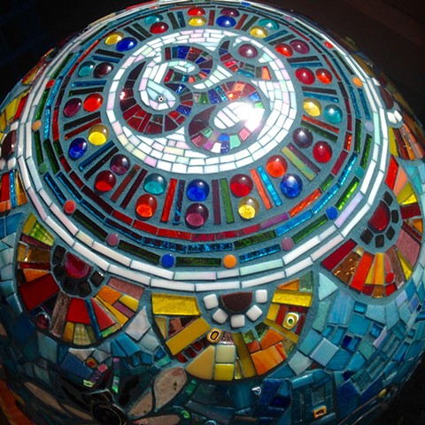 garden mosaic, sacramento mosaic, mosaic garden globe, mosaic birdbath, mosaic pedestal