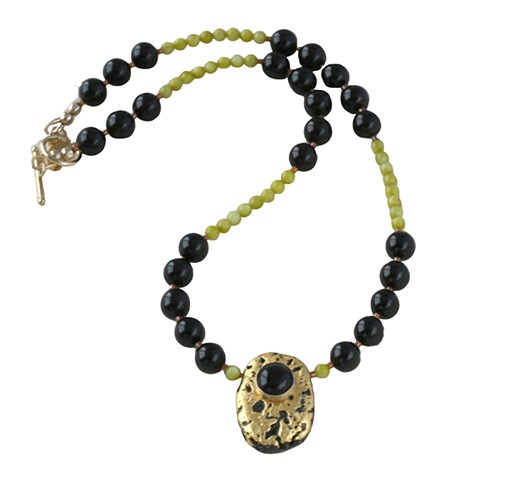 Onyx Surprise Black Onyx with Gold Gilded and Green Serpentine Necklace, Serpentine Onyx Gold Necklace, Gilded Gold on Black Lava Stone, Pendant Onyx Cabochon, Choker Length, Green and Black, gold Toggle clasp, 17 inches, gives inner peace, elegant and or