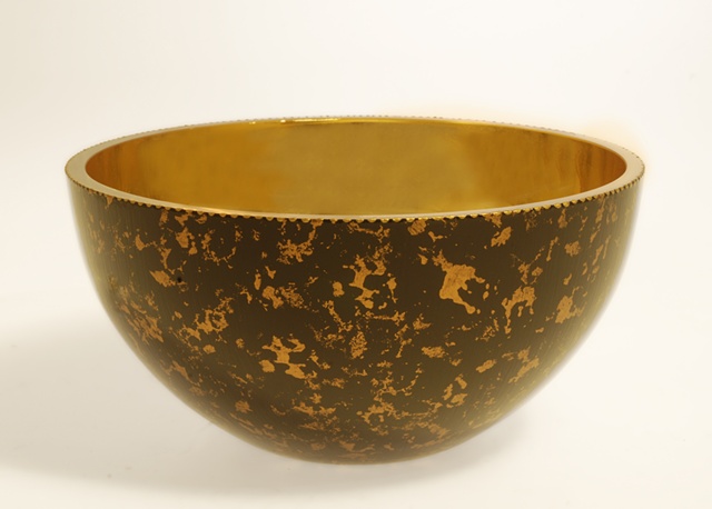 eglomise,Reverse painting and gilding on glass, 23K Gold Leaf and Black glass bowl, Handpainted, "Center Stage" Glass Bowl by Jan Maitland, antique gold painted bowl, verre églomisé, home decor, glass art, janmaitland.com