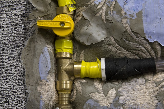 Detail: WS: Yellow Pipes