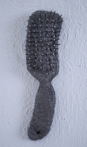 Hairbrush (curved end)
