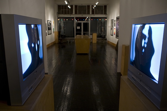 Confrontation II
Video installation
2009

AVAILABLE