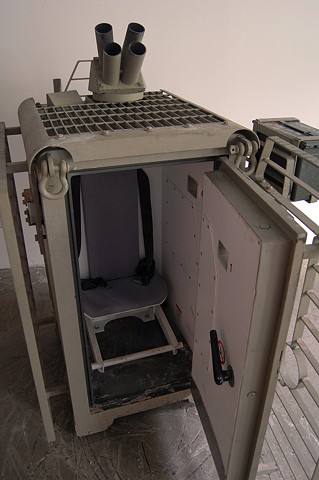 SAFE
(detail)
Interior, protective seat and foot restraint 