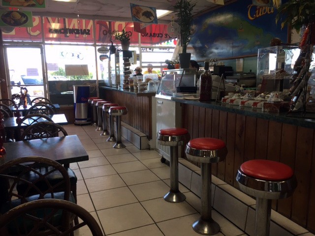 Ozzy's Cuban Diner interior
