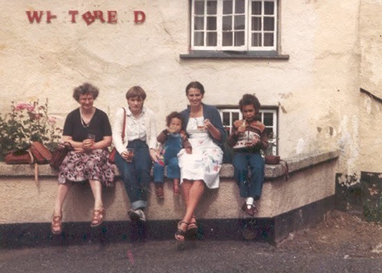 Aunt Jean Boulby, Cousin Sarah Boulby, Sister Helen, Mum Gillian and me in England