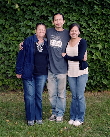 Ozy Osbaldo Castillo and family