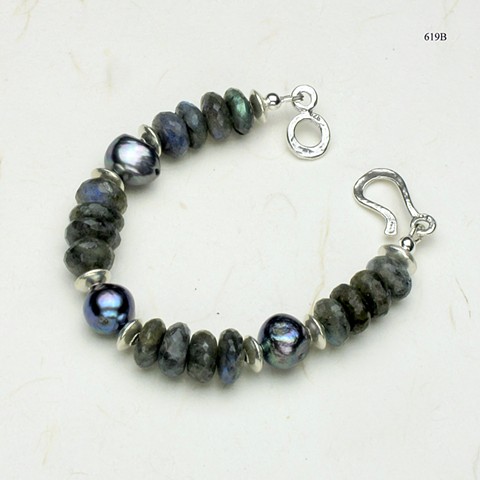 iridescent labradorite 10mm rondels, peacock pearls & silver beads, finished with a silver hook & eye clasp, (length 8")   #618B