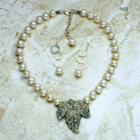 vintage rhinestone leaf dress clip w/ pearls silver  chain and lobster clasp (#902) earrings are no longer available