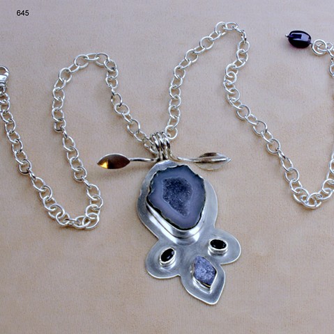 silver pendant w/ Mexican geode druse, tanzanite & 2 Siberian amethysts on 20" s/s cable chain (#645)