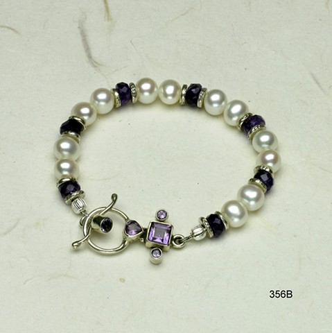pearl & amethyst bracelet accented with silver beads and finished with bezel set amethyst toggle, 8"  (#356B)