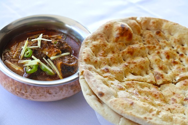 Kunna Gosht Goat Curry and Tandoori Naan bread