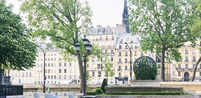 Spring Paris: The River 

