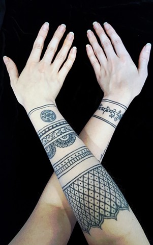 handpoked tattoo, sleeves, mhendi, henna, indian, india, om mani padme hum, mantra, 