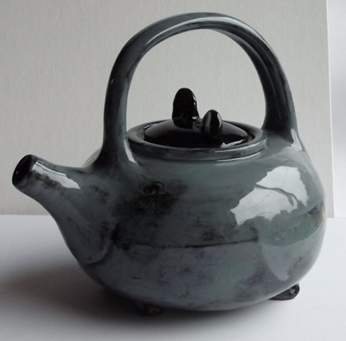 876. black ear teapot