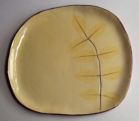 Yellow leaf plate