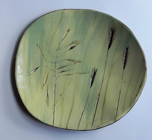 802. Shallow bowl with straws