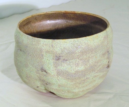 Footed form 4 with crater glaze