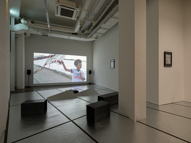 파라클레토스 Who Stands Beside