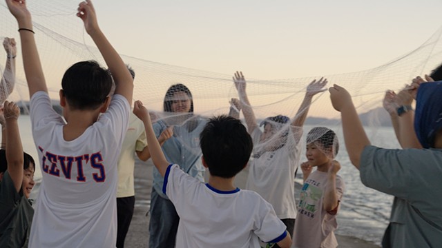 파라클레토스 Who Stands Beside