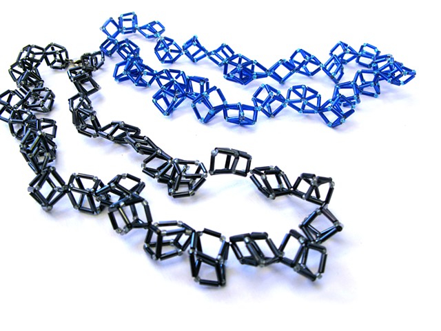 Small Cubic Links
