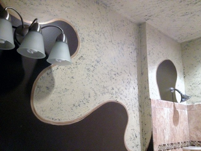 Contemporary crackeled walls and ceiling