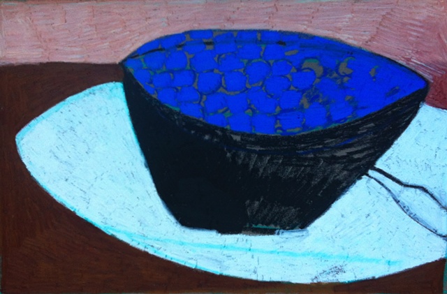 blue berries in black dish