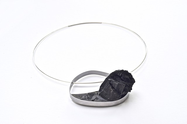 Meteorite Rose

necklace

