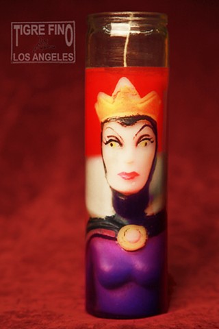 Red Queen Candle