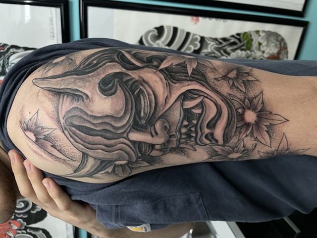 Black and grey Japanese traditional tattoo 