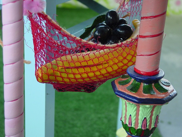 fruit hammock detail