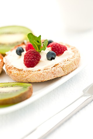 English Muffin with Fruit