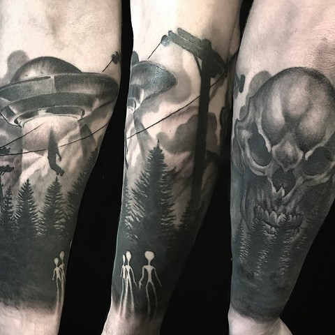 @dtattooer Chicago Tattoo Artist Black and Grey UFO Alien Half Sleeve