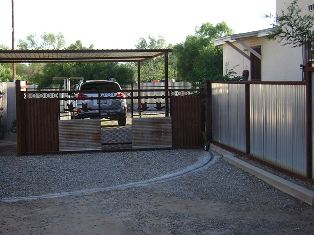 Salvage fence and gate