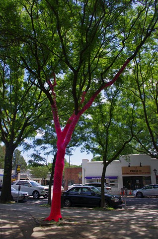POW! POW! pink tree