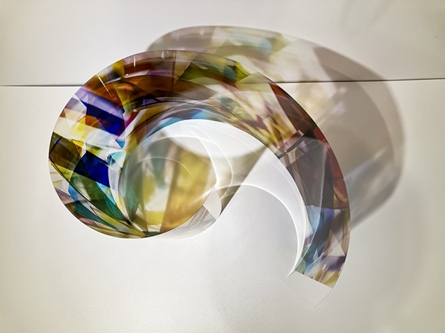 Light folding, remembering how to curve (open spiral))