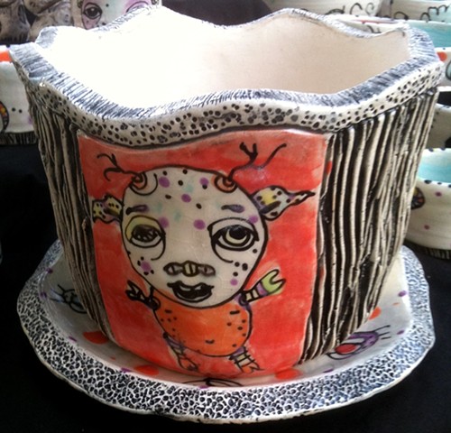 clay, ceramics, flowerpot and plate, wheel thrown, creatures, hand made, hand carved, hand drawn