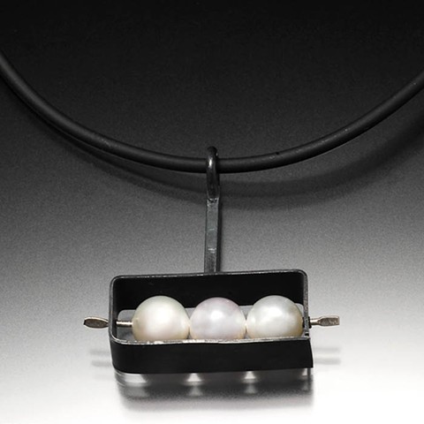 Three pearl pendant