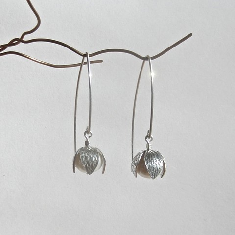 Pods with Large Pearls earrings