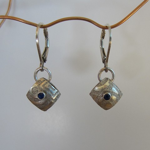 Square Pillow earrings with blue sapphire