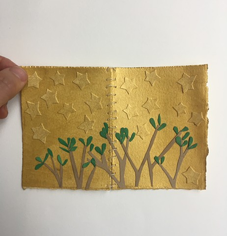 pocket size foldable tree line with stars